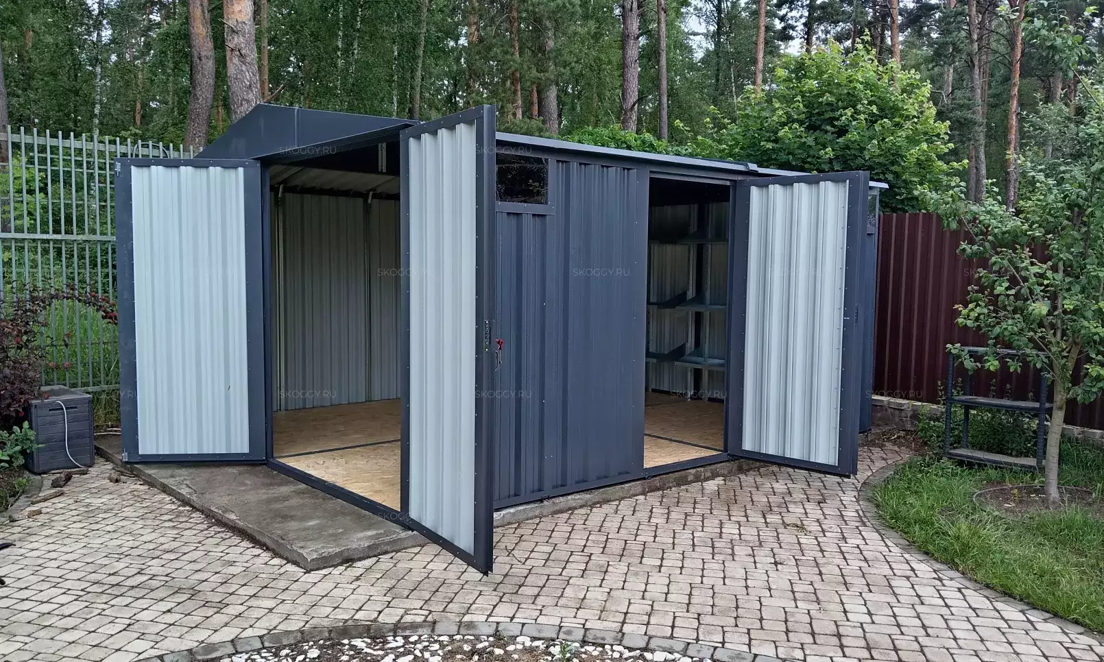 Широкий хозблок SKOGGY  с дополнительной калиткой